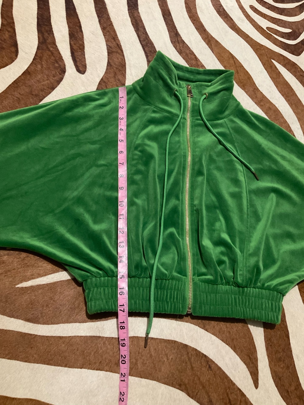 NWT Vibrant Green Velour Track Suit Cropped Jacket Wide Leg Pants Size Small - Picture 4 of 12